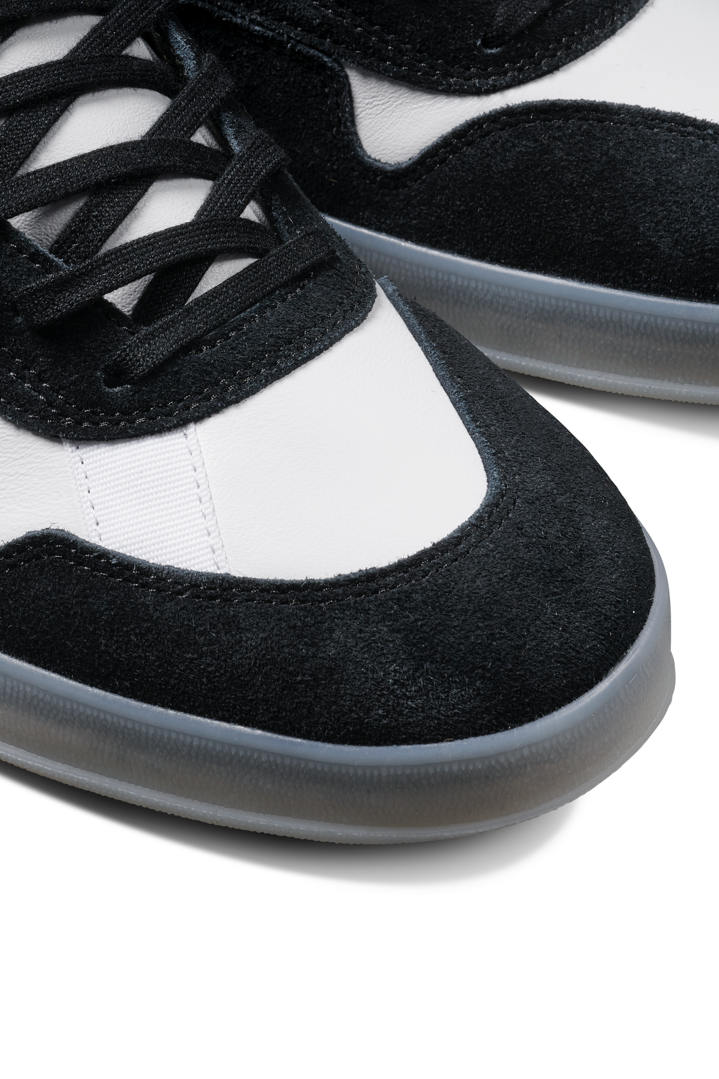 Adidas - ALOHA SUPER X GUSTA CBLACK/FTWWHT/CWHITE