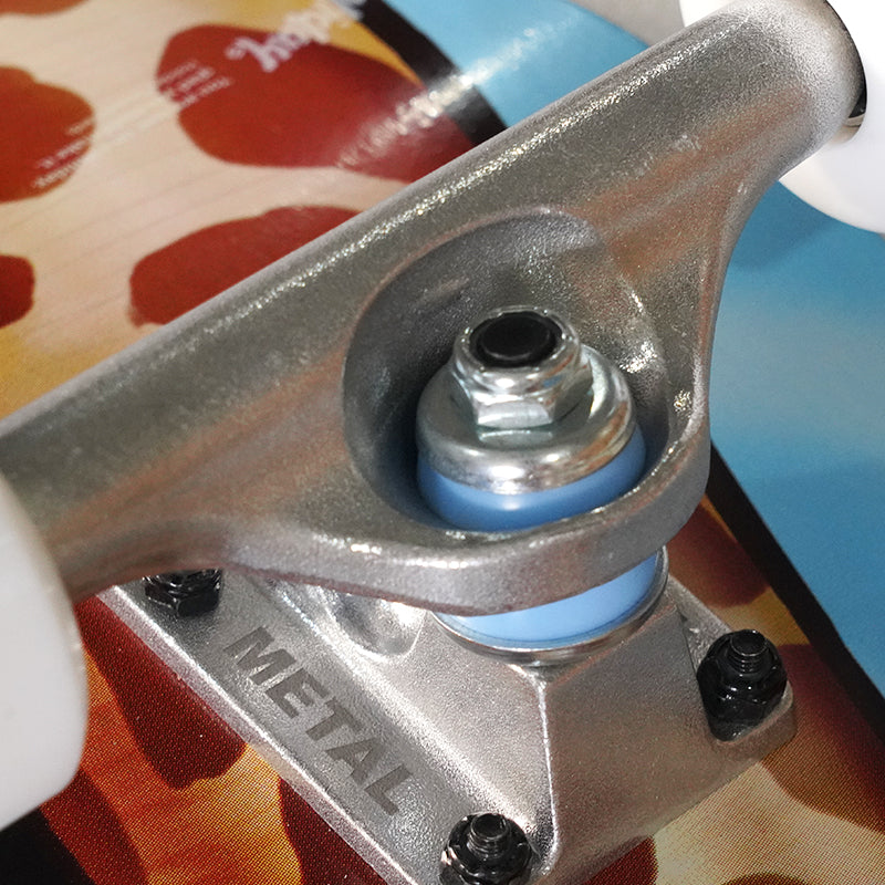 Holiday Skateboards - Complete Giraffe 7.75