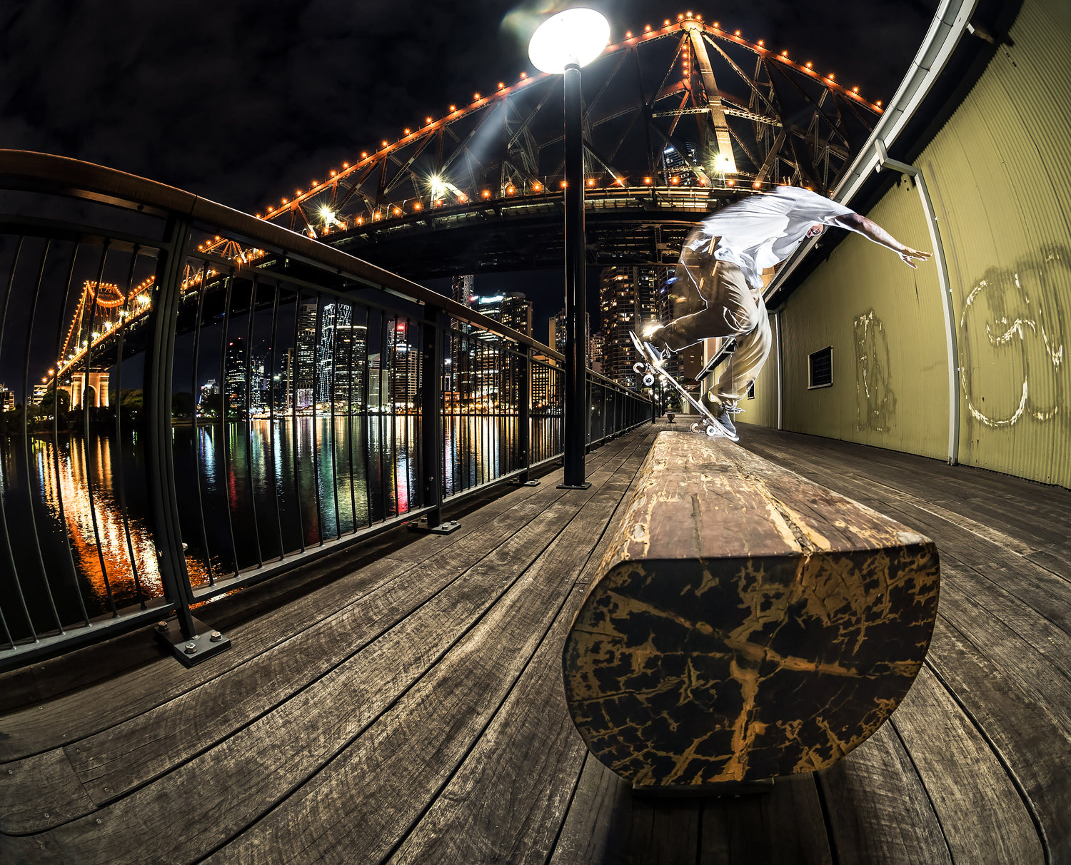 Pedr Day - Back Nose Blunt. Story Bridge.