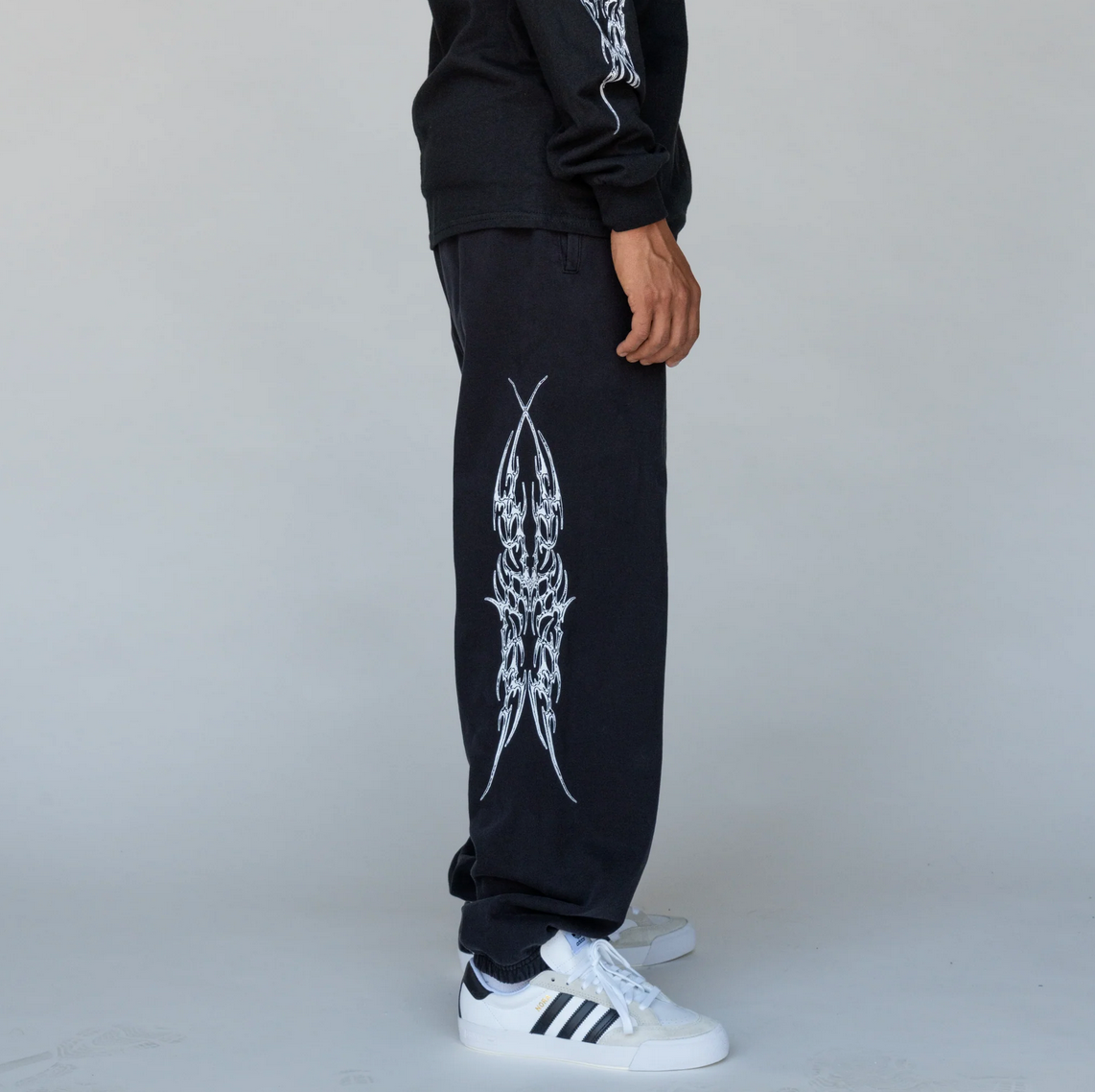 Welcome Skateboards - Caste Pigment Dyed Sweatpants - Black